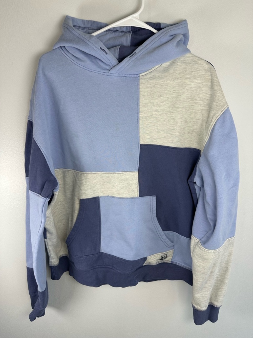 BDG Urban Outfitters Blue & Light Gray ColorblockPullover Hoodie Size Medium